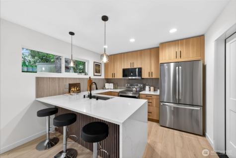8510 15th Avenue NE Seattle WA 98115