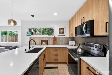 8510 15th Avenue NE Seattle WA 98115