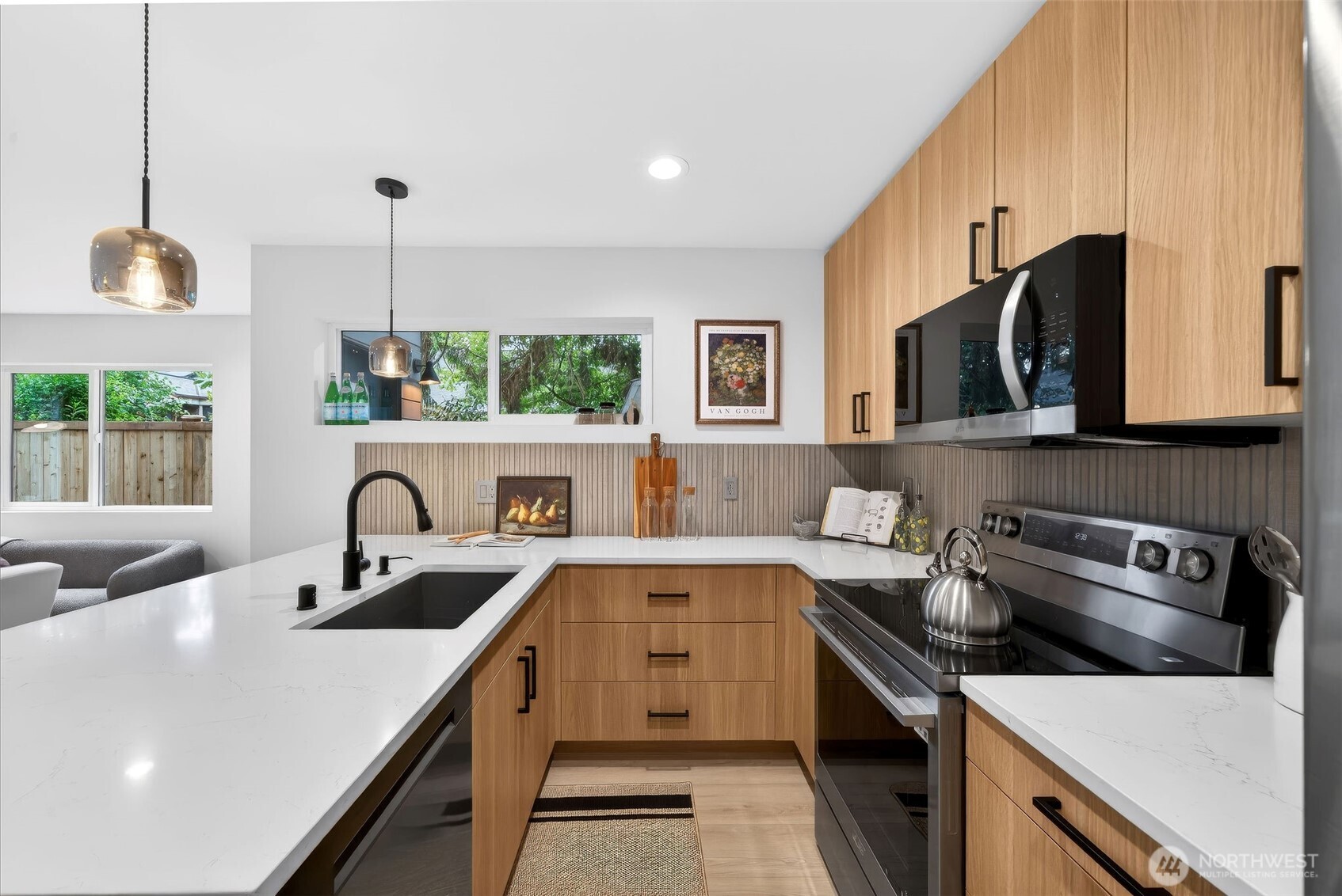 8510 15th Avenue NE Seattle WA 98115