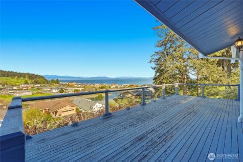 2198 Aurora Court Oak Harbor WA 98277