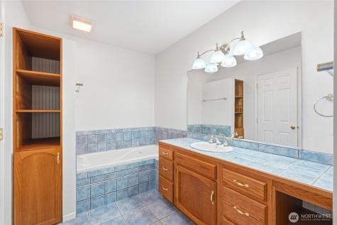 2198 Aurora Court Oak Harbor WA 98277