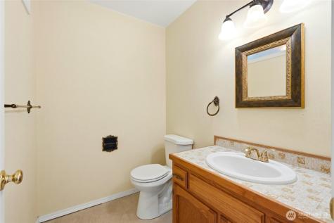 2198 Aurora Court Oak Harbor WA 98277