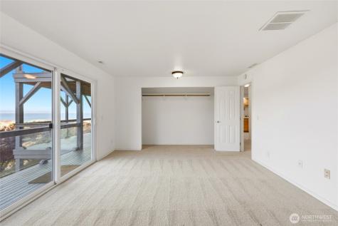 2198 Aurora Court Oak Harbor WA 98277