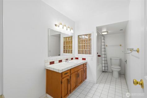 2198 Aurora Court Oak Harbor WA 98277