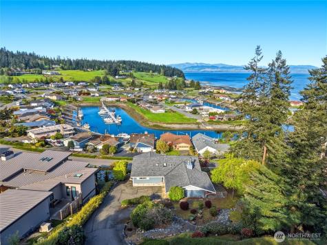 2198 Aurora Court Oak Harbor WA 98277