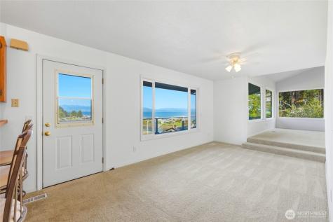 2198 Aurora Court Oak Harbor WA 98277