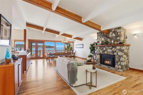 5187 Watauga Beach Drive E Port Orchard WA 98366