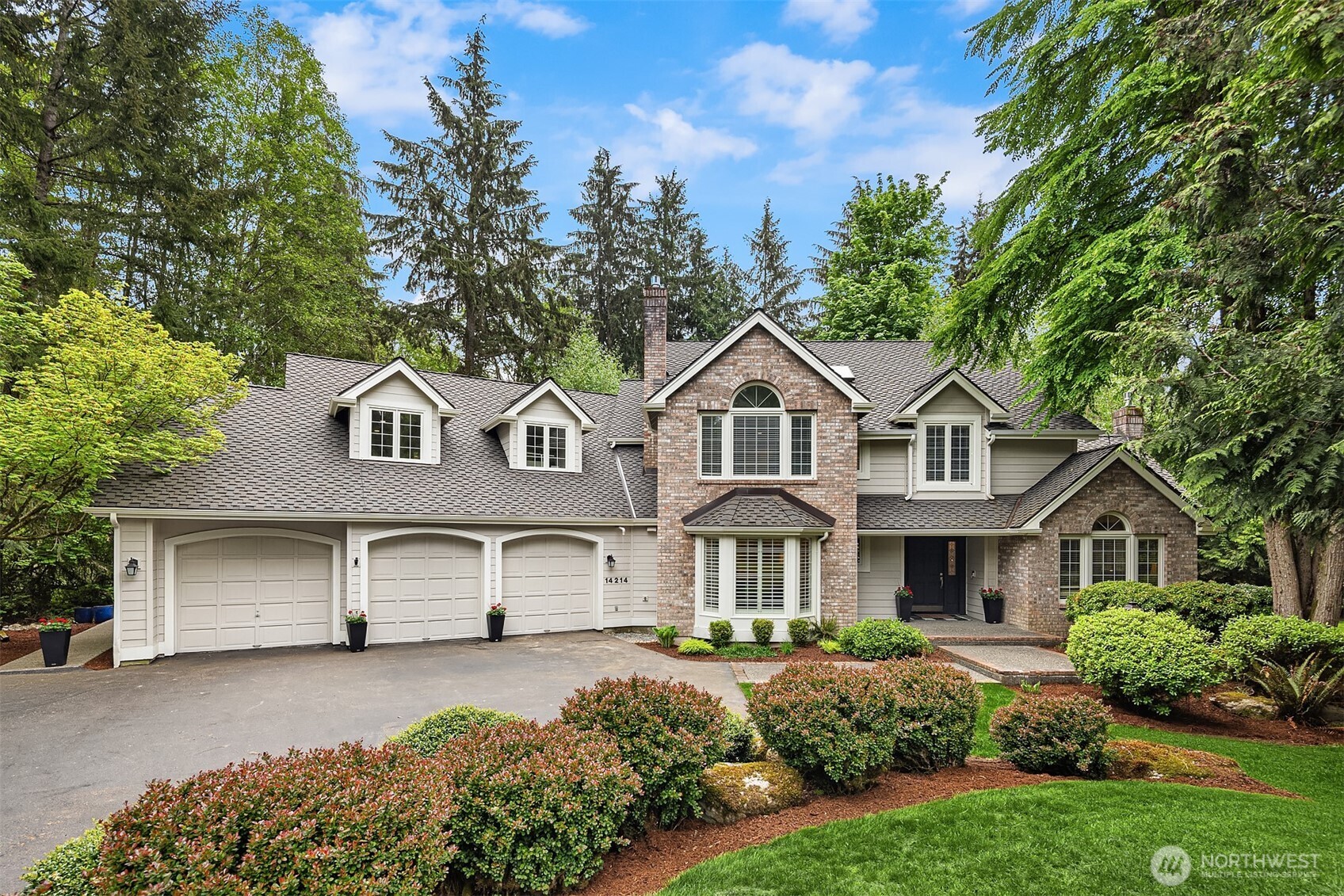 14214 216th Avenue NE Woodinville WA 98077