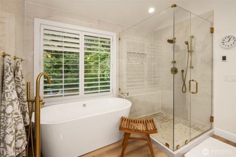 14214 216th Avenue NE Woodinville WA 98077