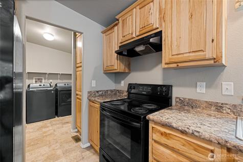 150 N Beaver Drive Hoodsport WA 98548