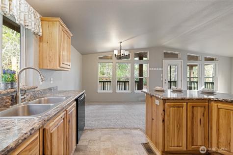 150 N Beaver Drive Hoodsport WA 98548