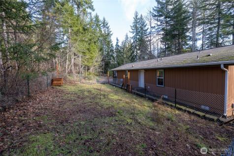 150 N Beaver Drive Hoodsport WA 98548