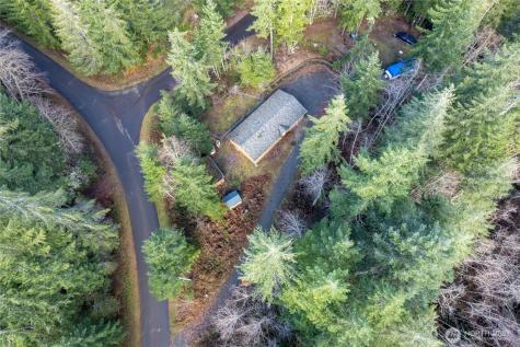 150 N Beaver Drive Hoodsport WA 98548