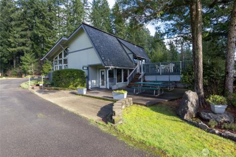 150 N Beaver Drive Hoodsport WA 98548