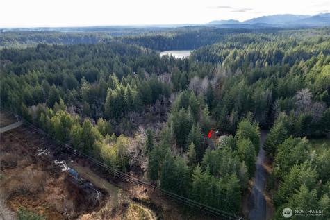 150 N Beaver Drive Hoodsport WA 98548