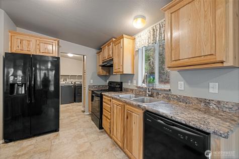 150 N Beaver Drive Hoodsport WA 98548