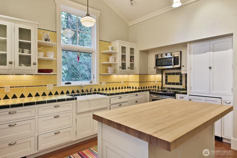5021 Saratoga Road Langley WA 98260