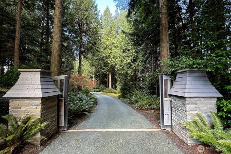 5021 Saratoga Road Langley WA 98260