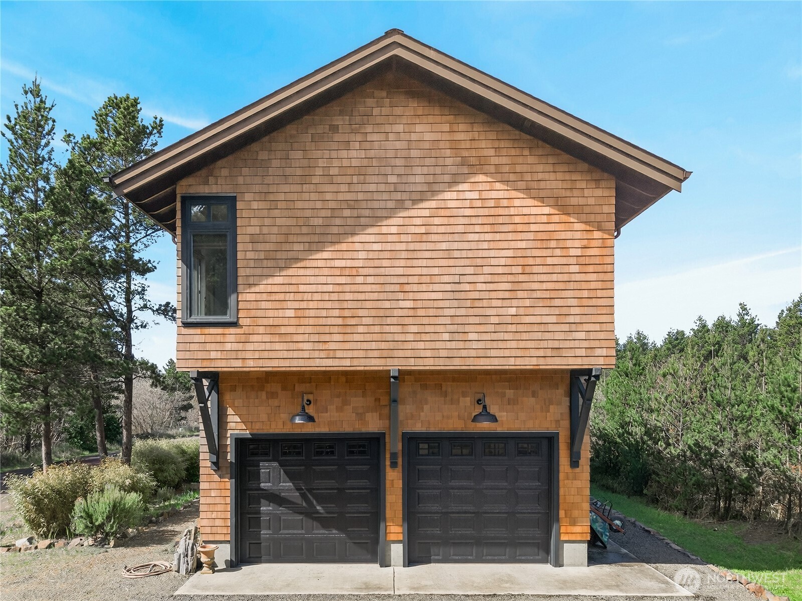 306 6th Street NW Long Beach WA 98631