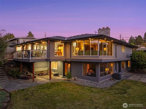 398 SW 176th Place Normandy Park WA 98166