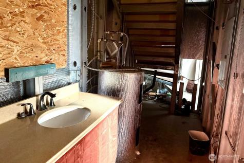 12280 Center Road Quilcene WA 98376