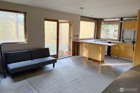 12280 Center Road Quilcene WA 98376