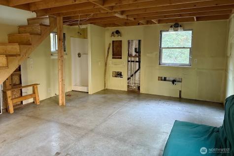 12280 Center Road Quilcene WA 98376