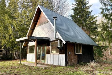 12280 Center Road Quilcene WA 98376