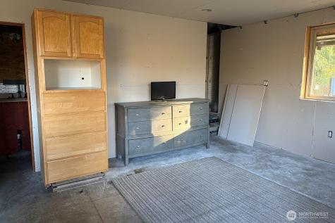 12280 Center Road Quilcene WA 98376