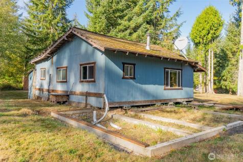 17328 Mulqueen Road SE Rainier WA 98576