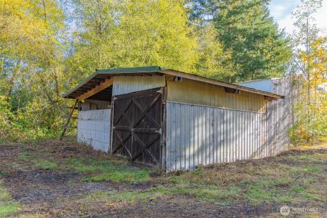 17328 Mulqueen Road SE Rainier WA 98576