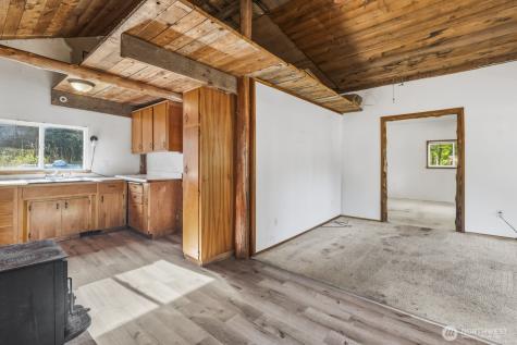 17328 Mulqueen Road SE Rainier WA 98576