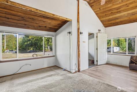 17328 Mulqueen Road SE Rainier WA 98576