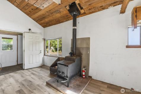 17328 Mulqueen Road SE Rainier WA 98576