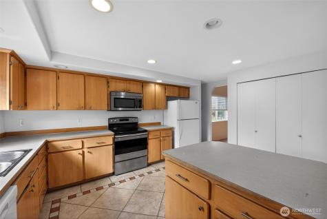 8402 147th St Court E Puyallup WA 98375