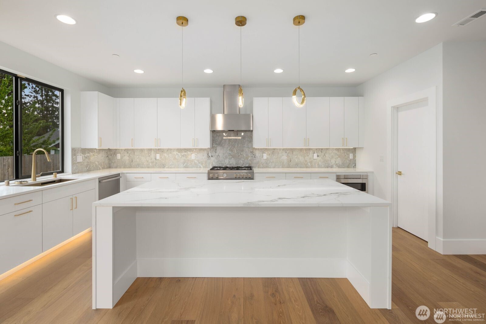 7607 NE 198th Court Kenmore WA 98028