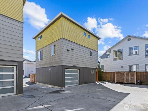 3038 61st Avenue SW Seattle WA 98116