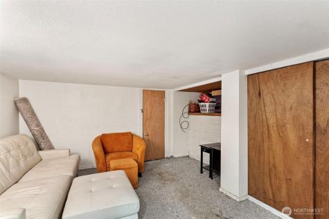 624 E Division Lane Tacoma WA 98404
