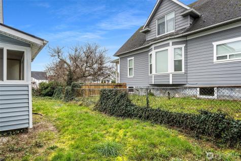 624 E Division Lane Tacoma WA 98404