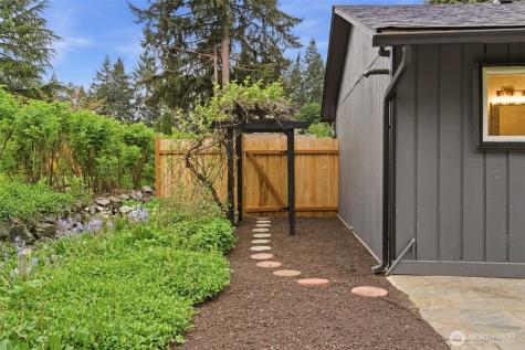 22605 60th Avenue W Mountlake Terrace WA 98043