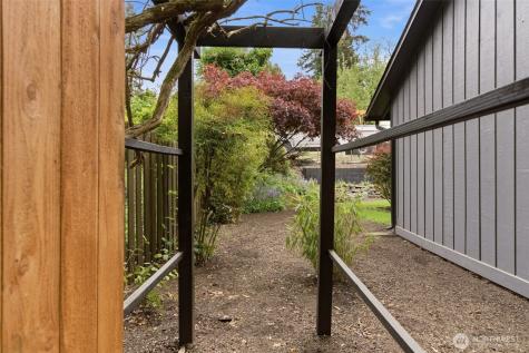 22605 60th Avenue W Mountlake Terrace WA 98043