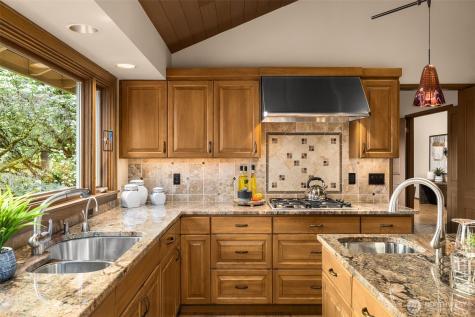 8440 W Mercer Way Mercer Island WA 98040