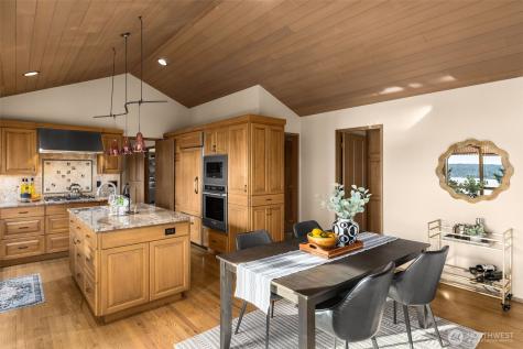 8440 W Mercer Way Mercer Island WA 98040