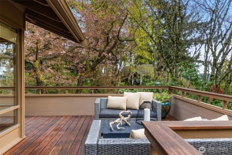 8440 W Mercer Way Mercer Island WA 98040