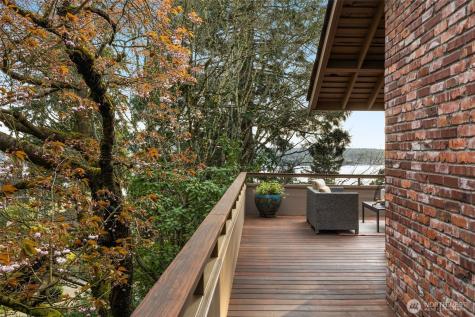 8440 W Mercer Way Mercer Island WA 98040