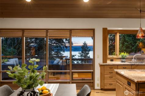8440 W Mercer Way Mercer Island WA 98040