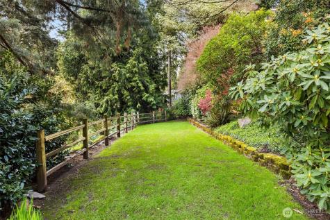 8440 W Mercer Way Mercer Island WA 98040