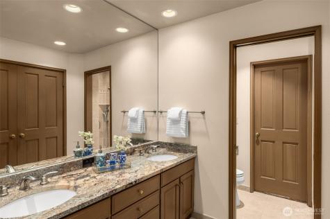 8440 W Mercer Way Mercer Island WA 98040