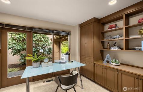 8440 W Mercer Way Mercer Island WA 98040