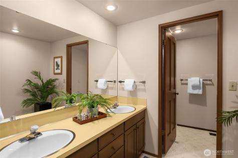 8440 W Mercer Way Mercer Island WA 98040